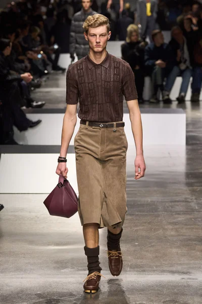 Look 27